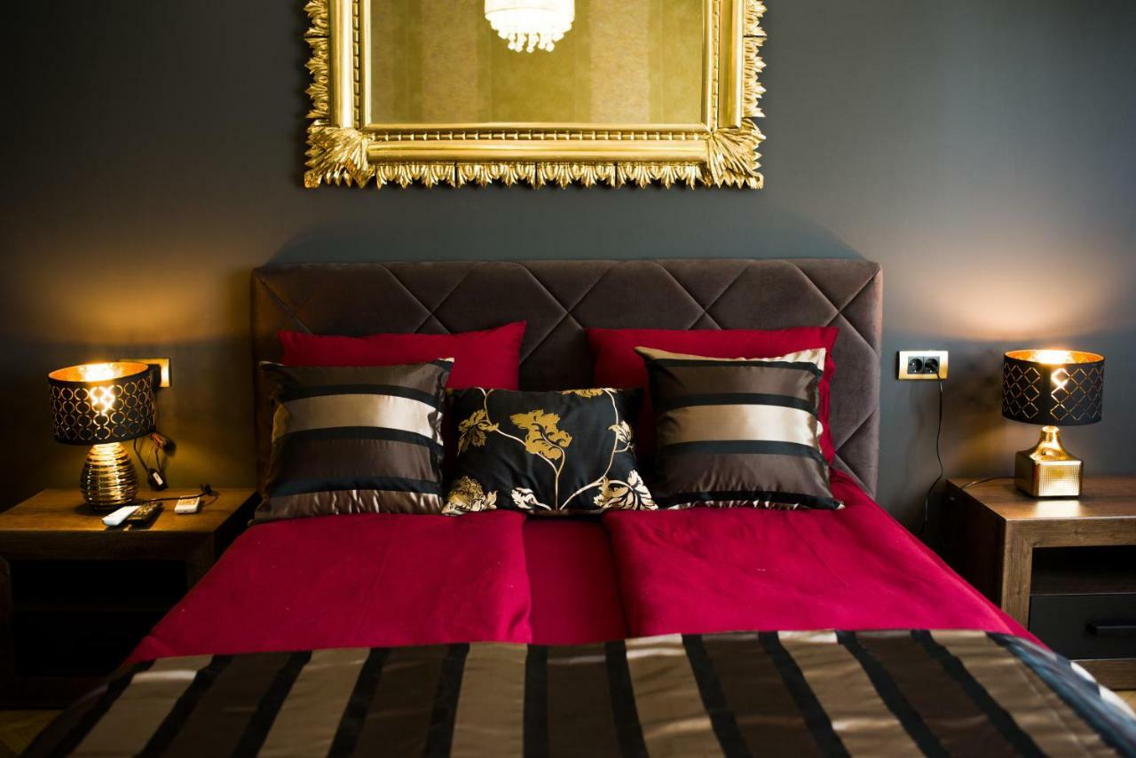 Golden Mirror Apartment Újvidék Kültér fotó
