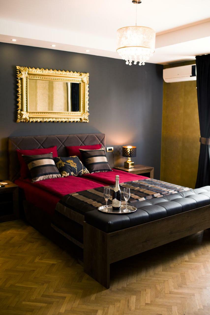 Golden Mirror Apartment Újvidék Kültér fotó