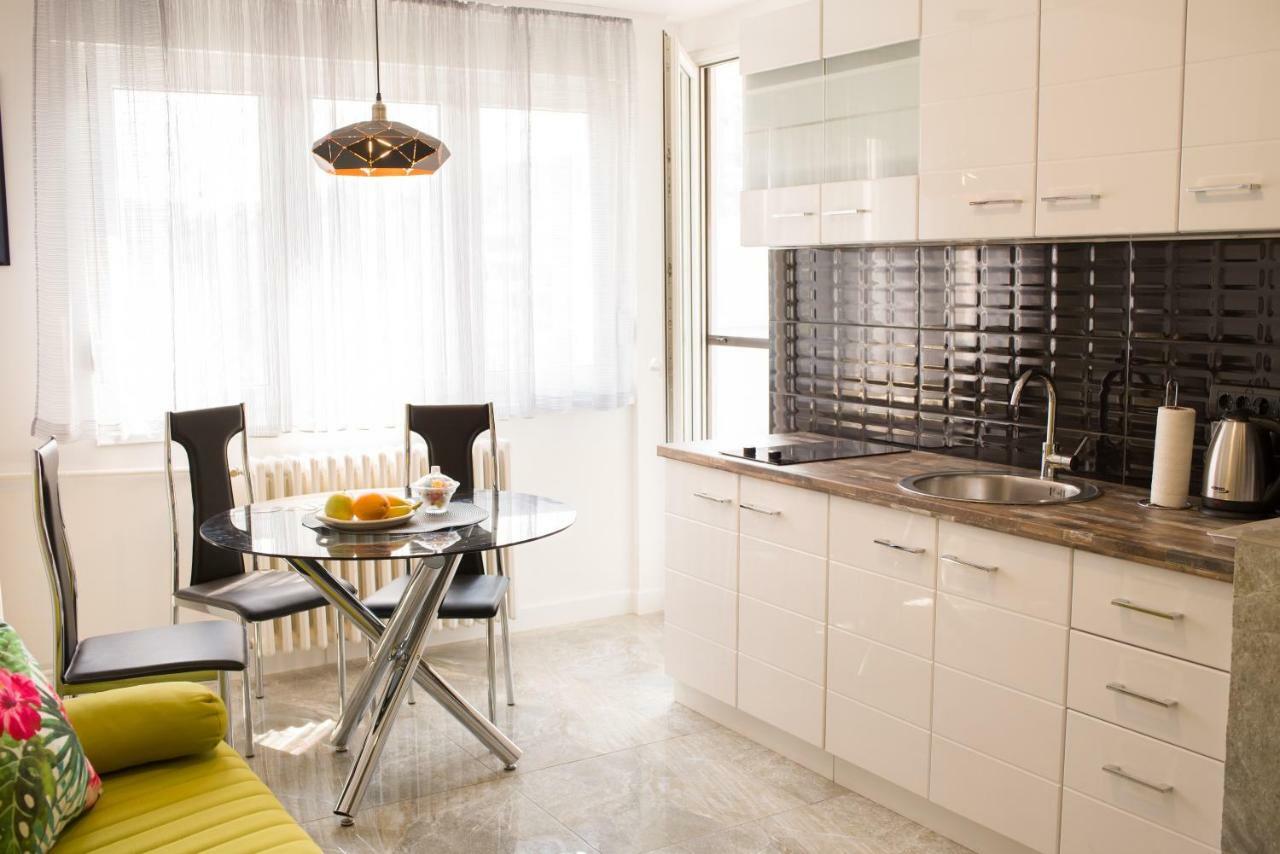 Golden Mirror Apartment Újvidék Kültér fotó